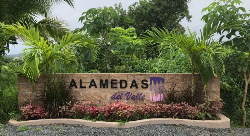 Vista del residencial Alamedas del Valle y sus zonas verdes